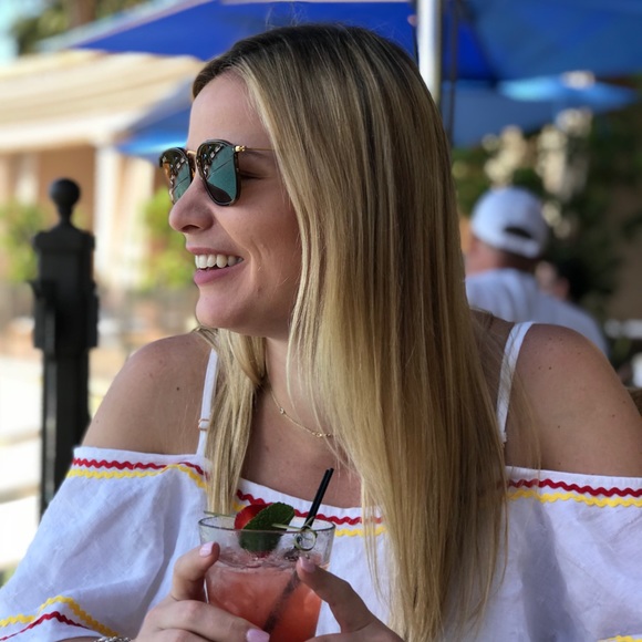 Meet your Posher, Courtney - Picture 2 of 2